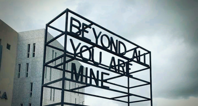 HAKANTO CONTEMPORARY: Hitohy hatramin’ny 4 Septambra 2021 ny fampiratiana « Beyond all you are mine »